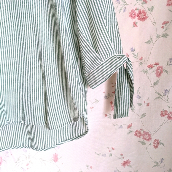 Green and white blouse from H&M, 3/4 sleeve - Picture 3 of 6